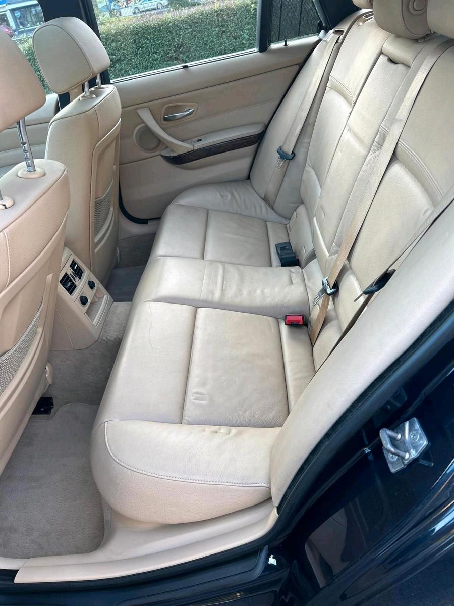 BMW 318 2010 — photo 6