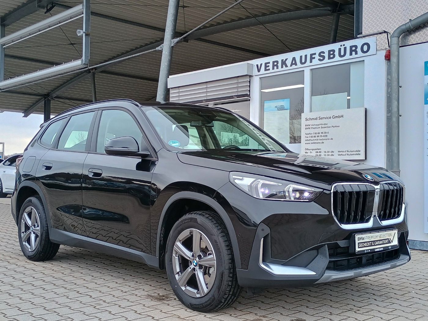 Fahrzeugabbildung BMW X1 sDrive18i AHK/AdaptLED/KomfZug/RFK/DrivAssi