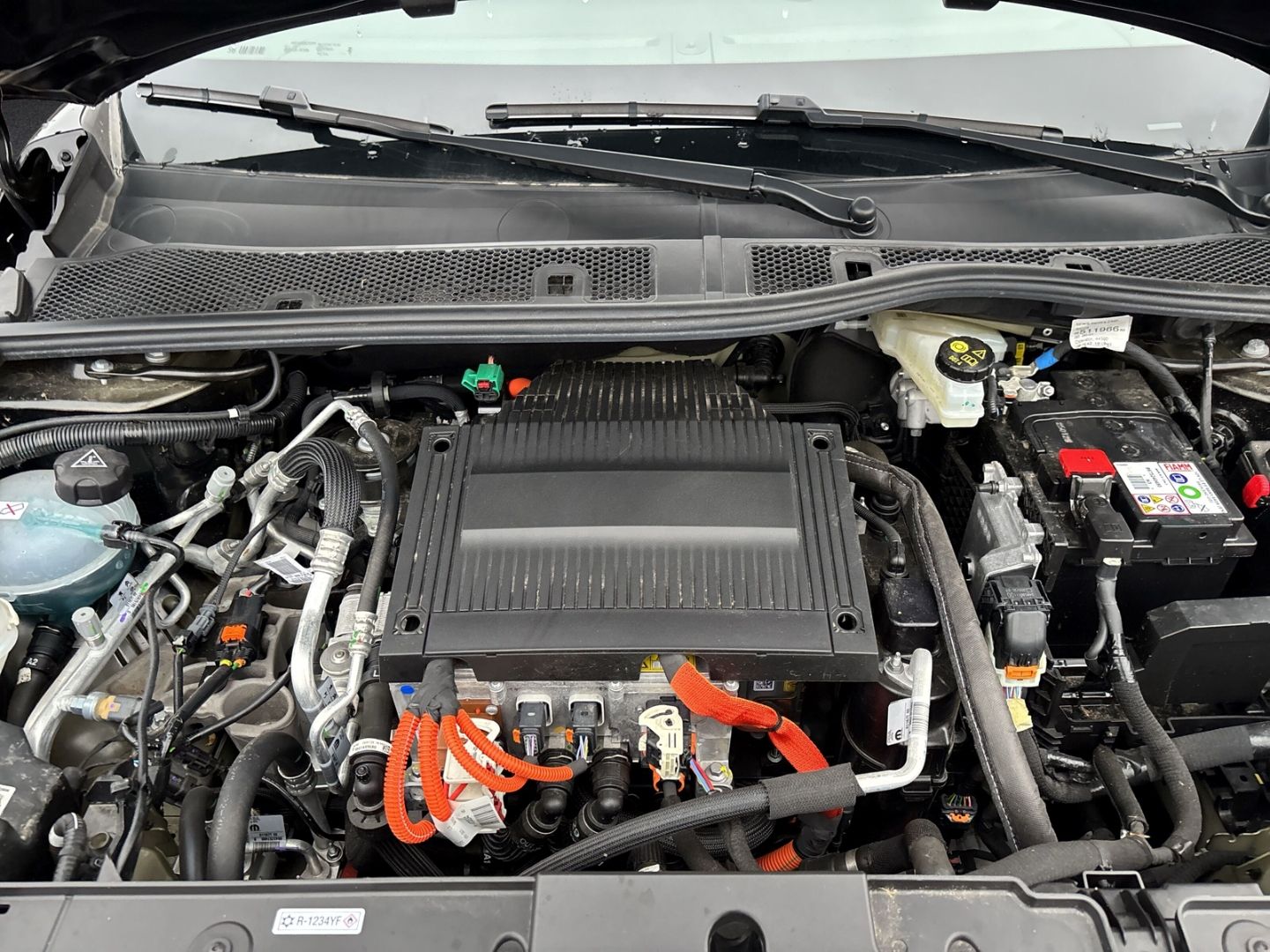 Fahrzeugabbildung Peugeot 208 e- GT Elektromotor 136