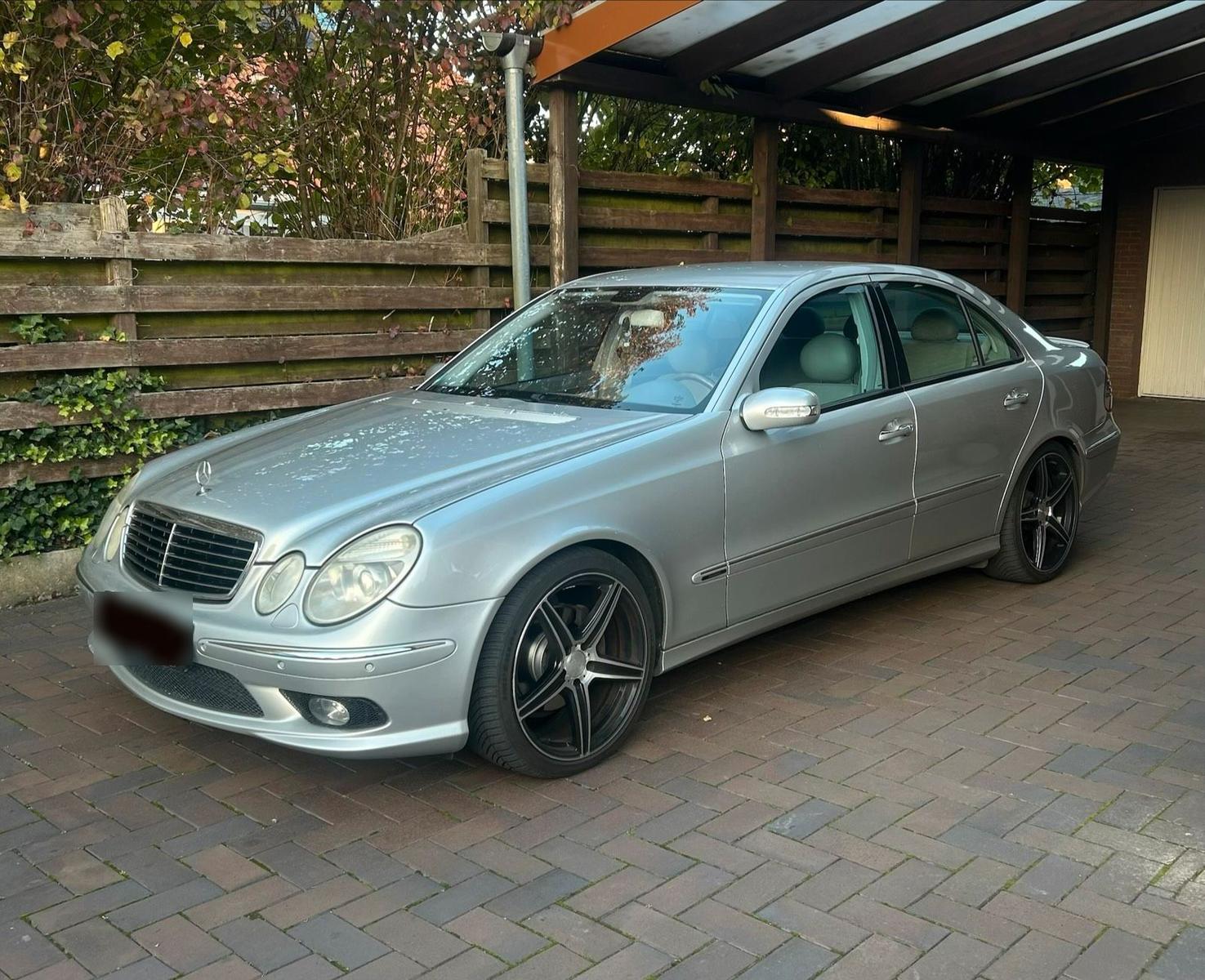 Mercedes-Benz E 320