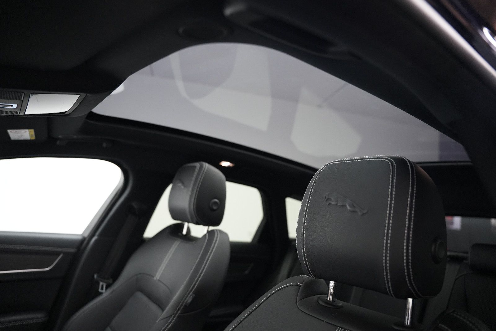 Fahrzeugabbildung Jaguar XF Sportbrake R-Dynamic SE AWD/PANO/KAM/MERIDIAN