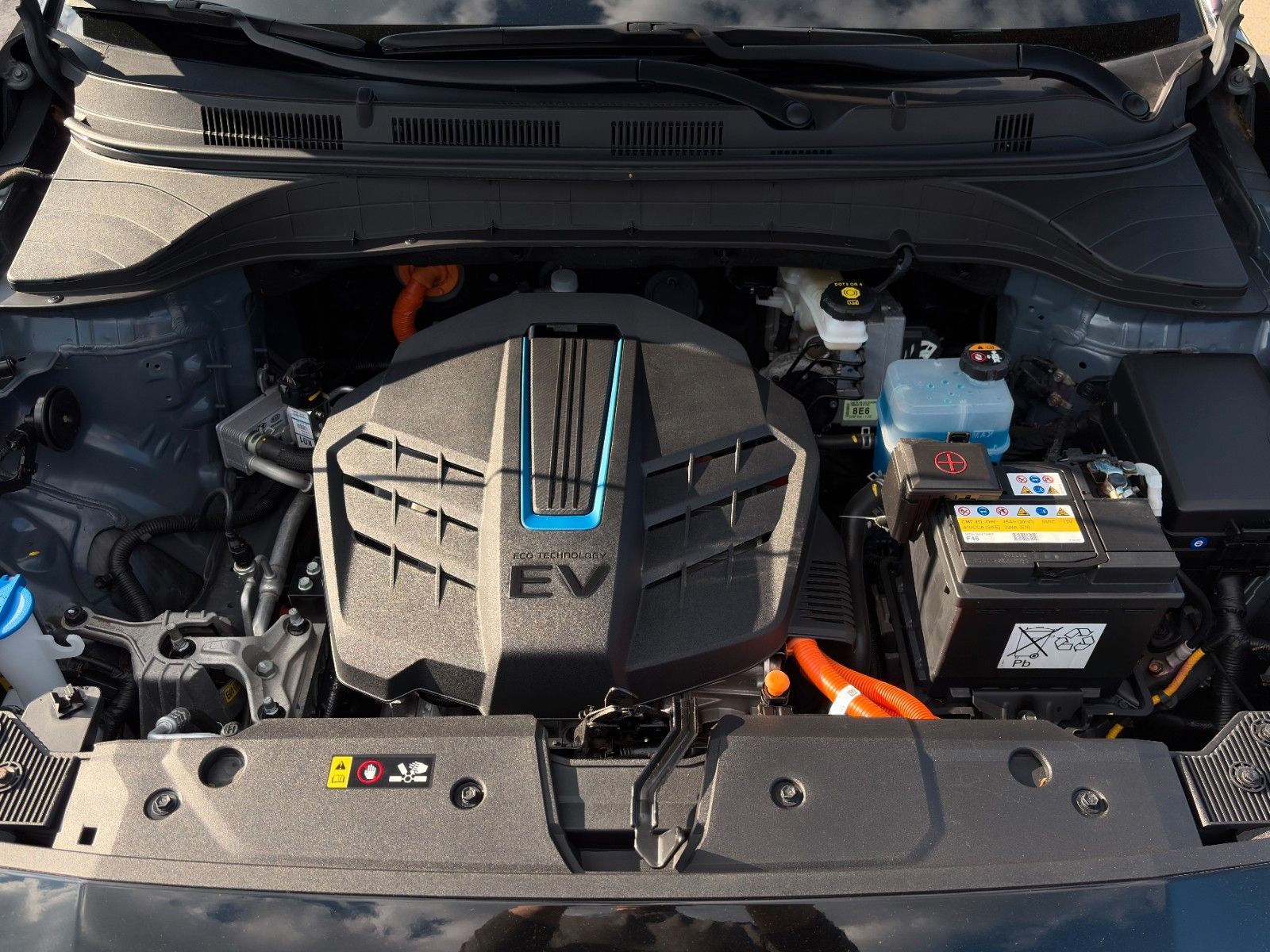 Fahrzeugabbildung Hyundai KONA E Select 2WD ACC PDC CAM LHZ SHZ CarPlay