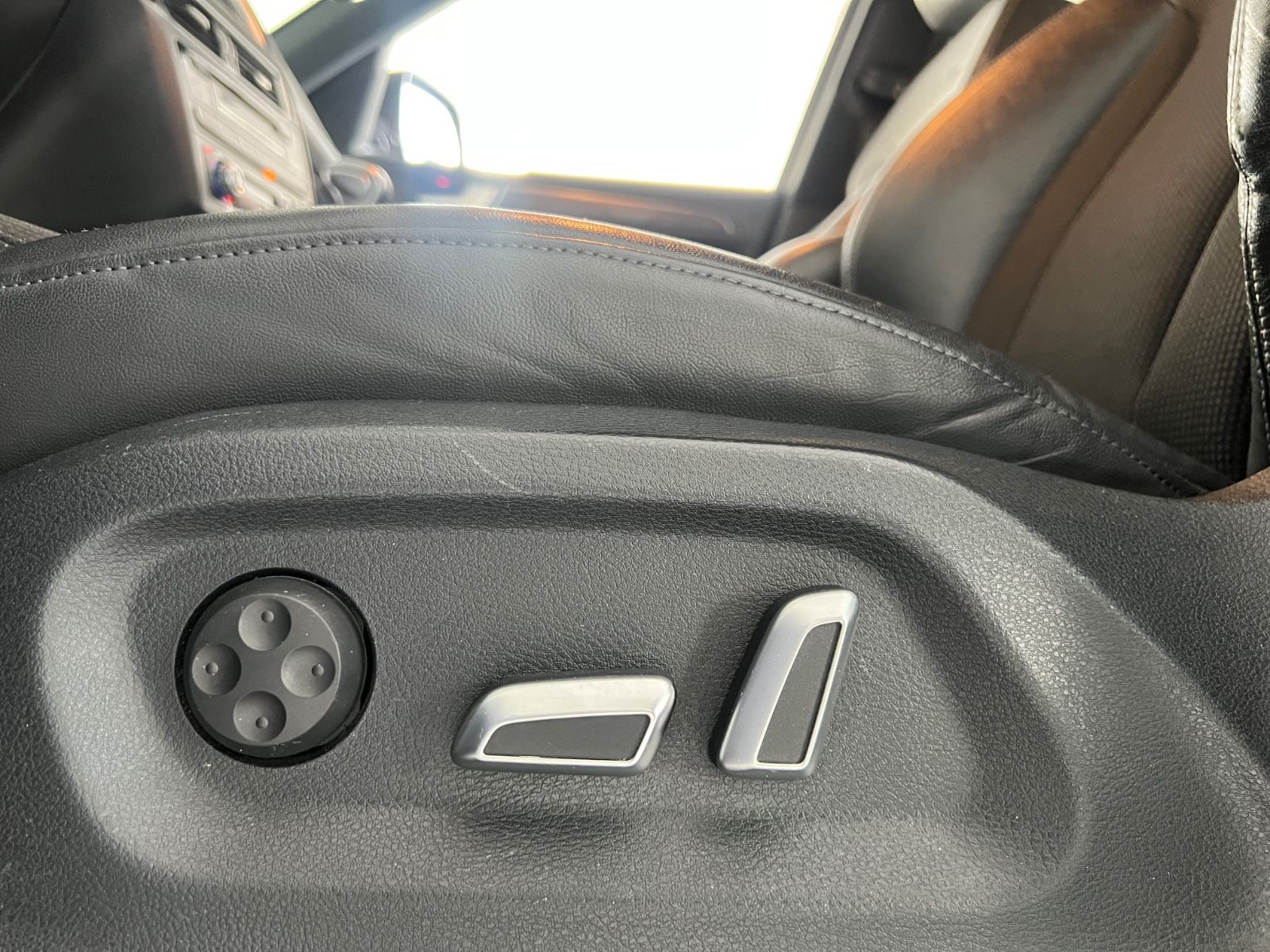 Fahrzeugabbildung Audi Q5 3.0 TDI  quattro S line Sport Plus