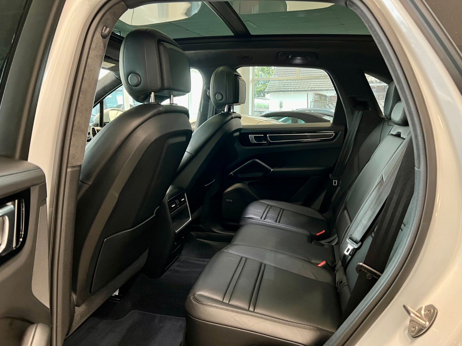 Fahrzeugabbildung Porsche Cayenne GTS Panorama, AHK, 21Zoll, SportChrono