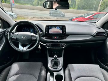 Bild 12 Hyundai i30 cw *Automatic*SitzHz*NAVI*AppleCar*