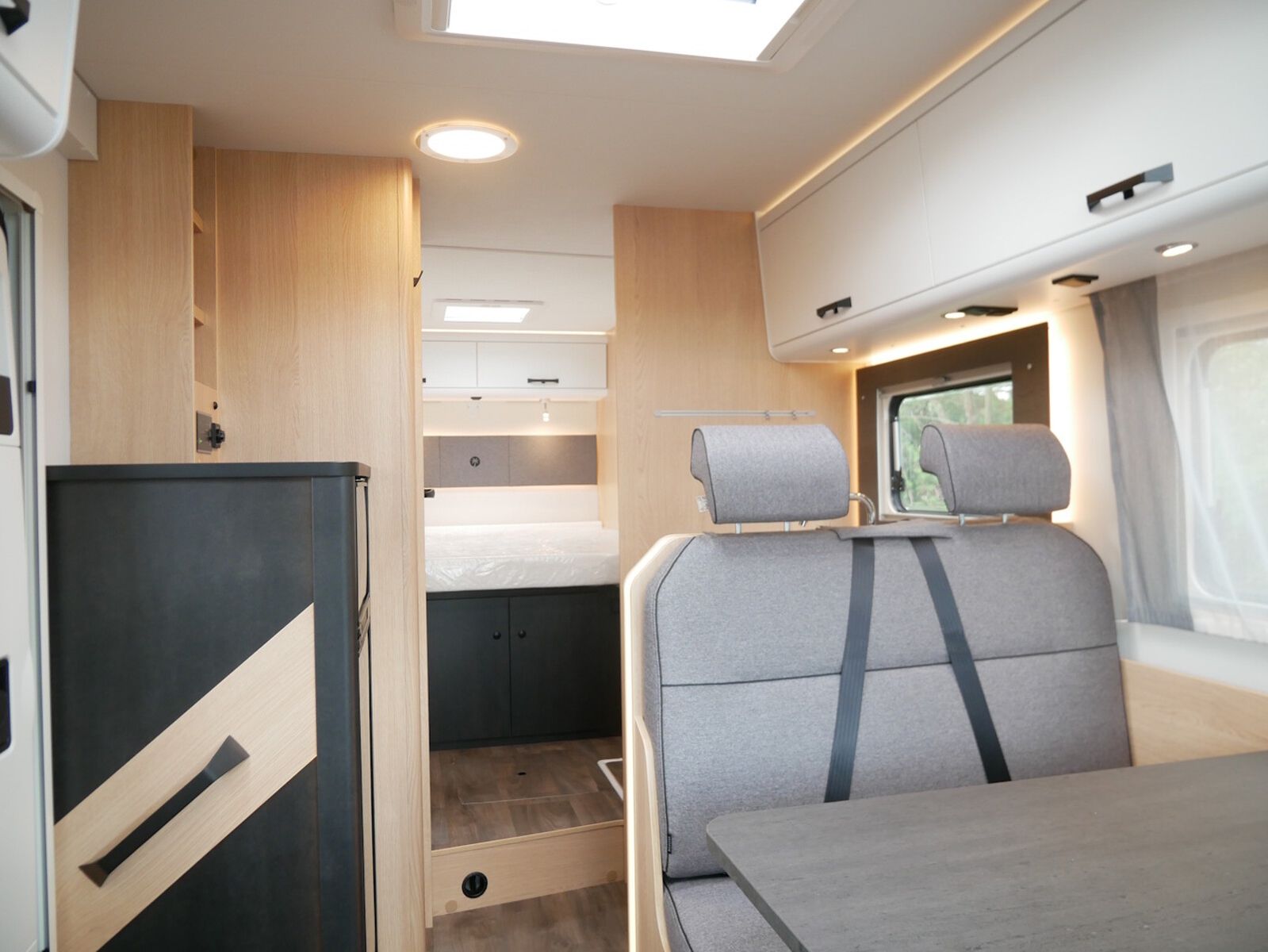 Fahrzeugabbildung Sunlight Adventure T Ford 690L Bi-Xenon Scheinwerfer