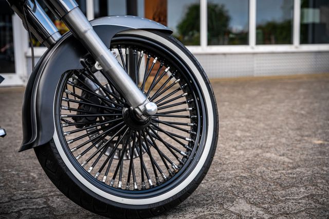 Fahrzeugabbildung Harley-Davidson SOFTAIL HERITAGE CLASSIC FLSTC - CHICANO STYLE -