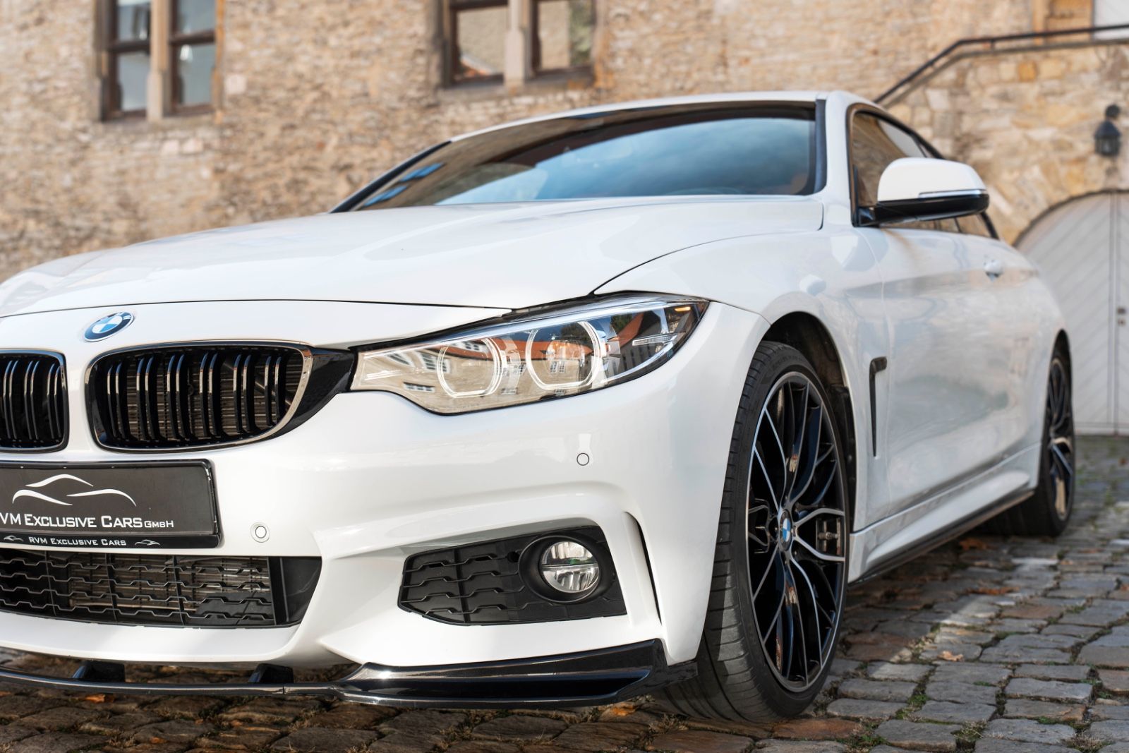 Fahrzeugabbildung BMW 430i Coupé M-SPORTPAKET HUD KAM LED H&K TOTW