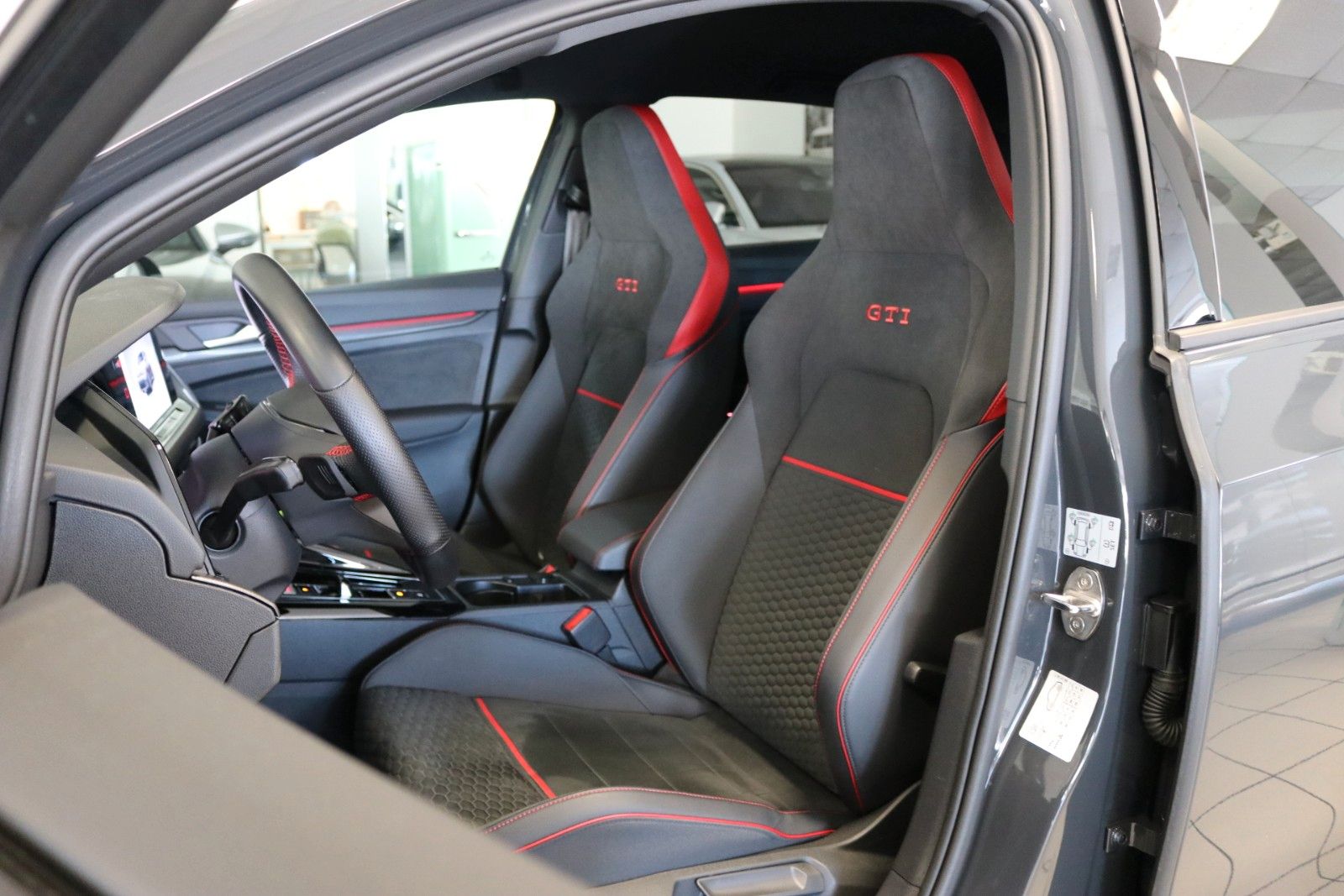Volkswagen Golf VIII Lim. GTI Clubsport DCC DAB+ Virtual foto 14