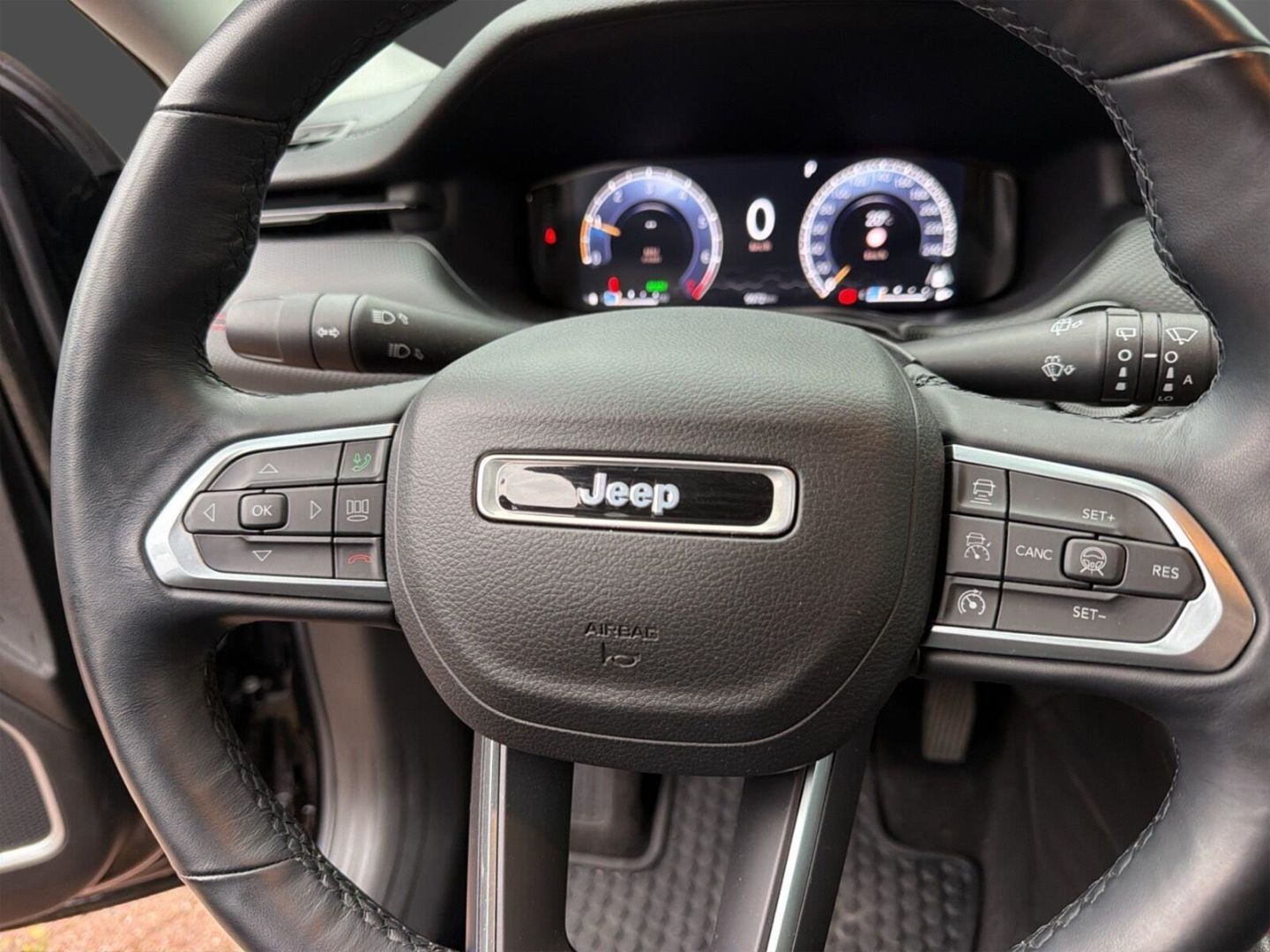 Fahrzeugabbildung Jeep Compass e-Hybrid High Altitude Solid Black