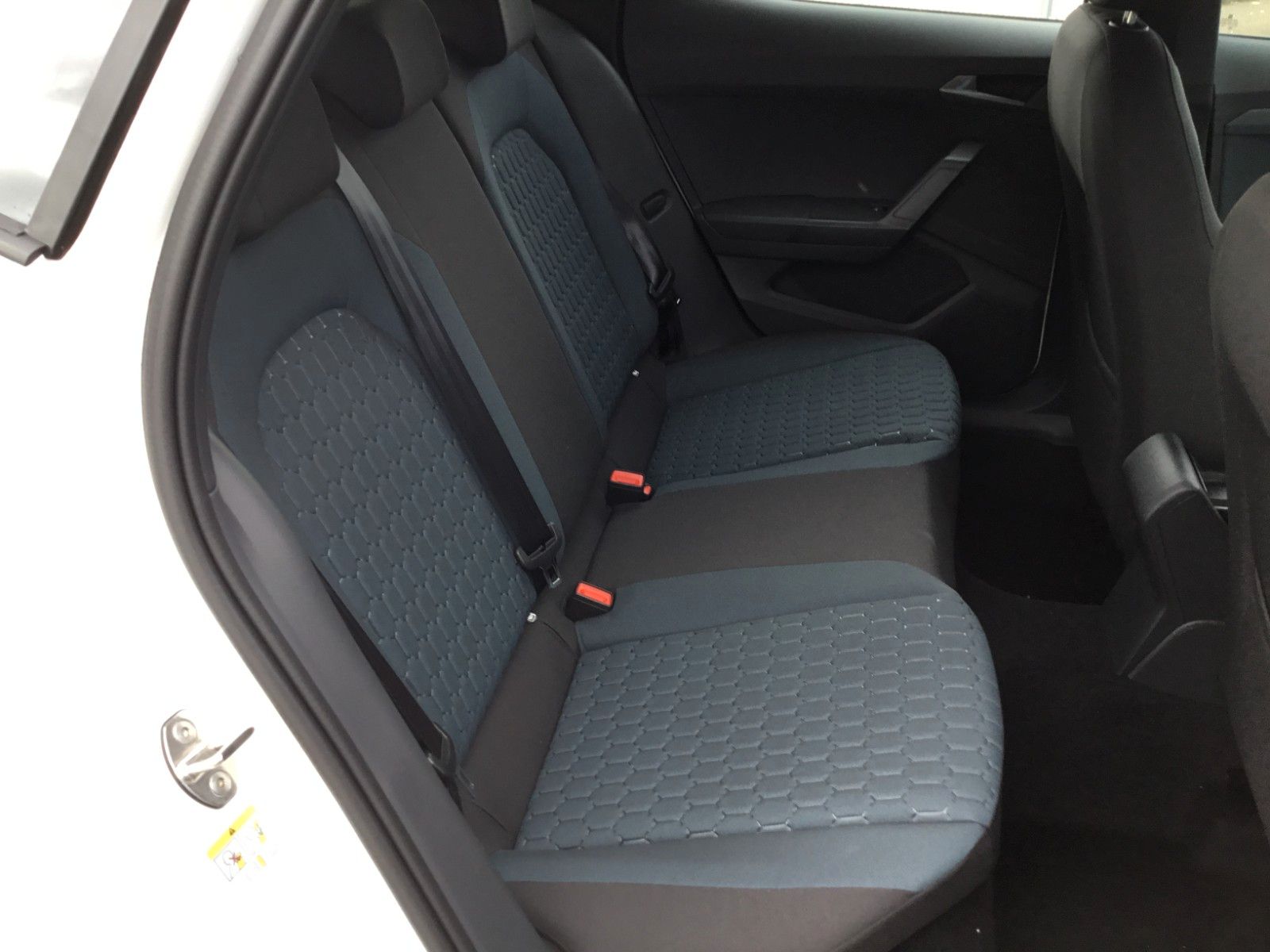 Fahrzeugabbildung SEAT Arona 1.0 TSI Style DSG+AHK+ACC+Navi+Kamera