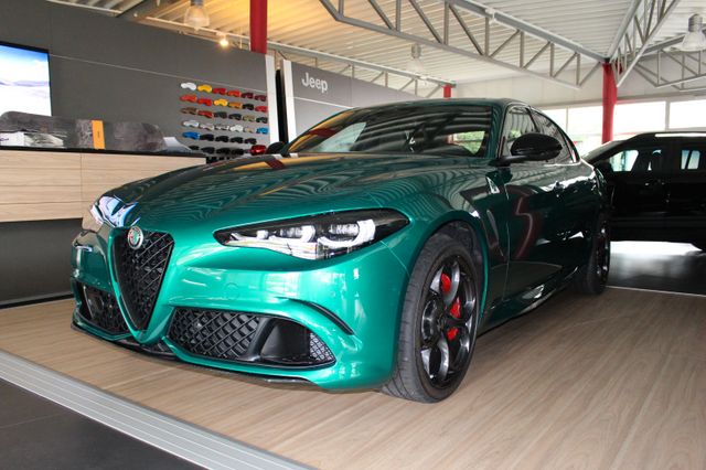 Alfa Romeo Giulia Quadrifoglio AKRAPO./SPARCO