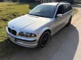 BMW E46 330i Touring - BMW 330 mit Benzin-Antrieb: Kombi, E46 330i