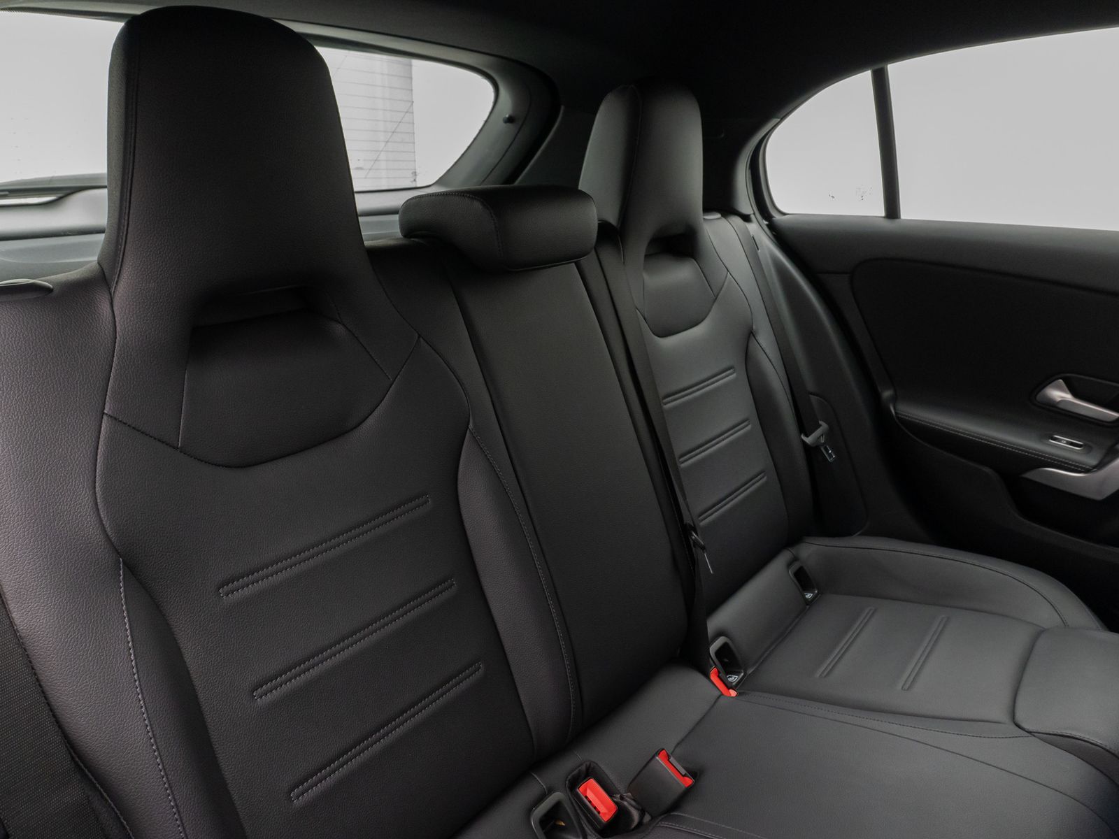 Fahrzeugabbildung Mercedes-Benz A 200 Navi PDC LED Sitzhzg Tempomat Sport 8fach