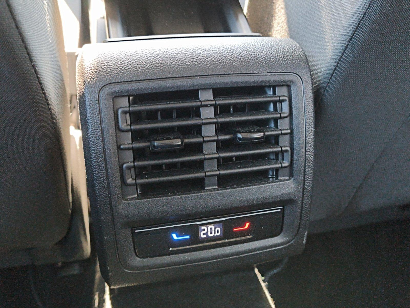 Volkswagen Golf VIII Var. 2.0 TDI DSG Life NAVI ACC VOLL-LE, миниатюра 19