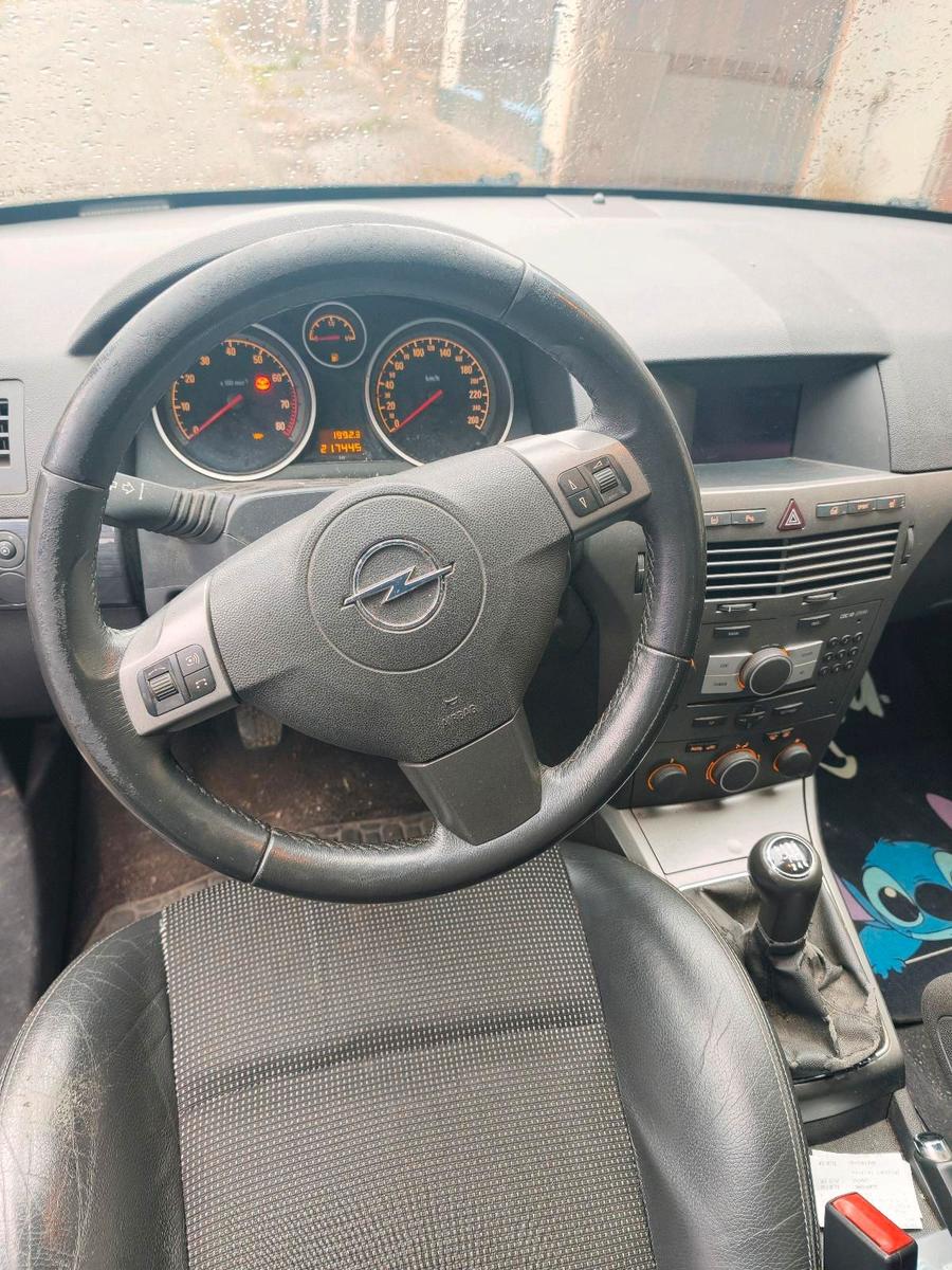 Opel Astra 2005 — photo 5