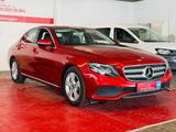 Mercedes-Benz E 220 Lim 4Matic*1.Hd.+SHgpfl.+Kam.+DAB+Navi+LED - Mercedes-Benz E 220: Rot