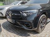 Mercedes-Benz GLC 300 de 4M AMG-Sport/Technik/Pano/Distr/AHK - Hybrid (Diesel/Elektro): Schwarz, Luftfederung, Geländewagen