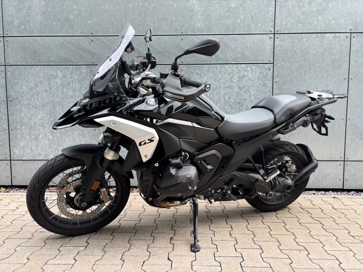 Fahrzeugabbildung BMW R 1300 GS Triple Black 3 Pakete