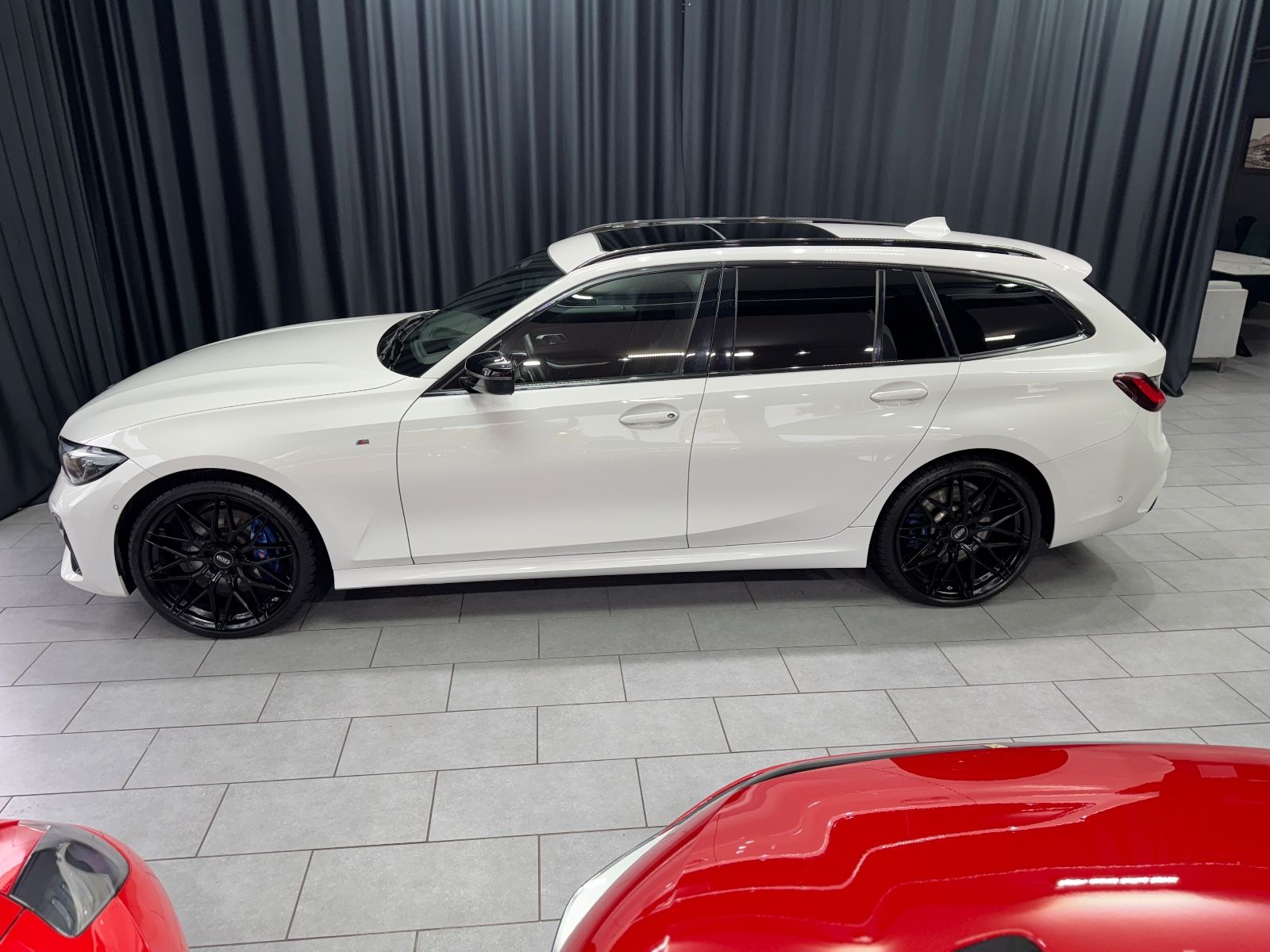 Fahrzeugabbildung BMW M340i xDrive Touring|LASER|NAVI|PANORAMA|ACC|AHK