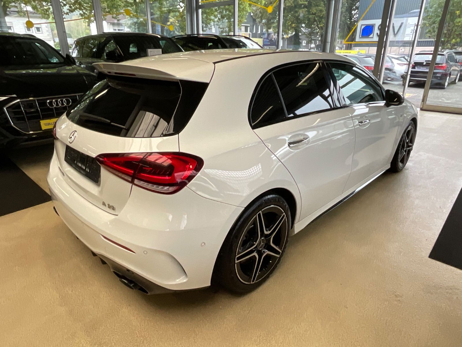 Fahrzeugabbildung Mercedes-Benz A 35 AMG 4Matic*Head-Up Display*MBUX