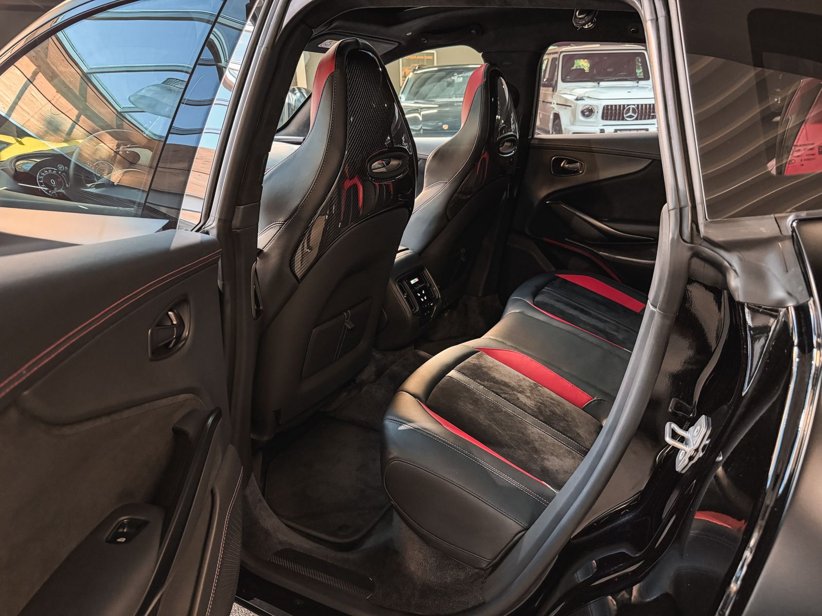 Aston Martin DBX 707 | Full Carbon | Sports Plus Seats | PPF  foto 24