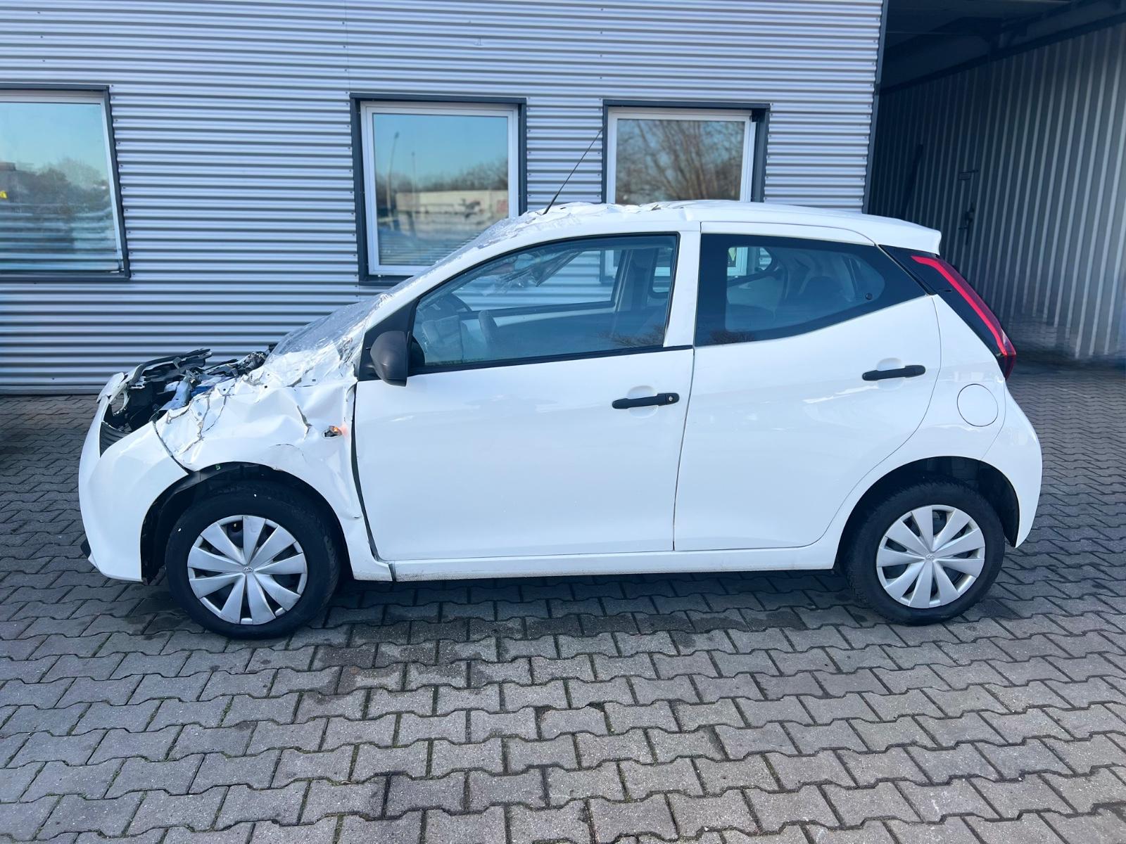 Toyota Aygo AYGO x    >>> erst 7268km! <<<