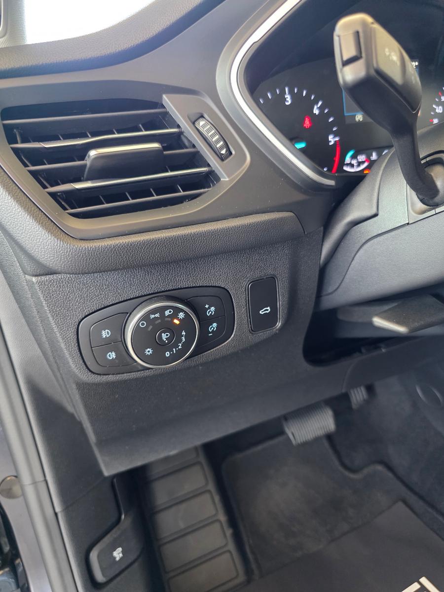 Ford Focus Tur. Titanium*Led*Ahk*Acc*Kamera*Pano*B&O*