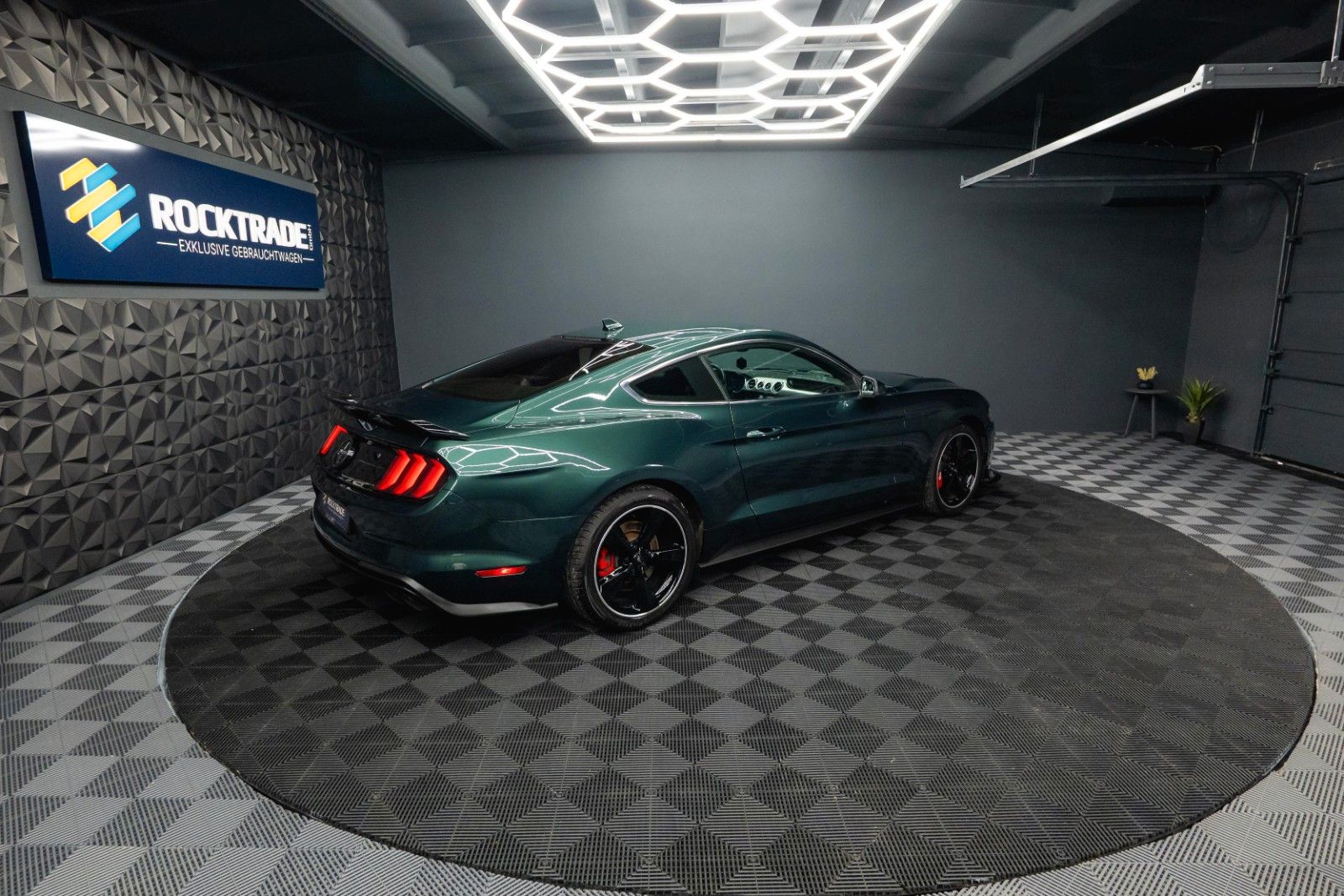 Fahrzeugabbildung Ford Mustang 5.0 V8 BULLITT 6-Gang RECARO Unfallfrei