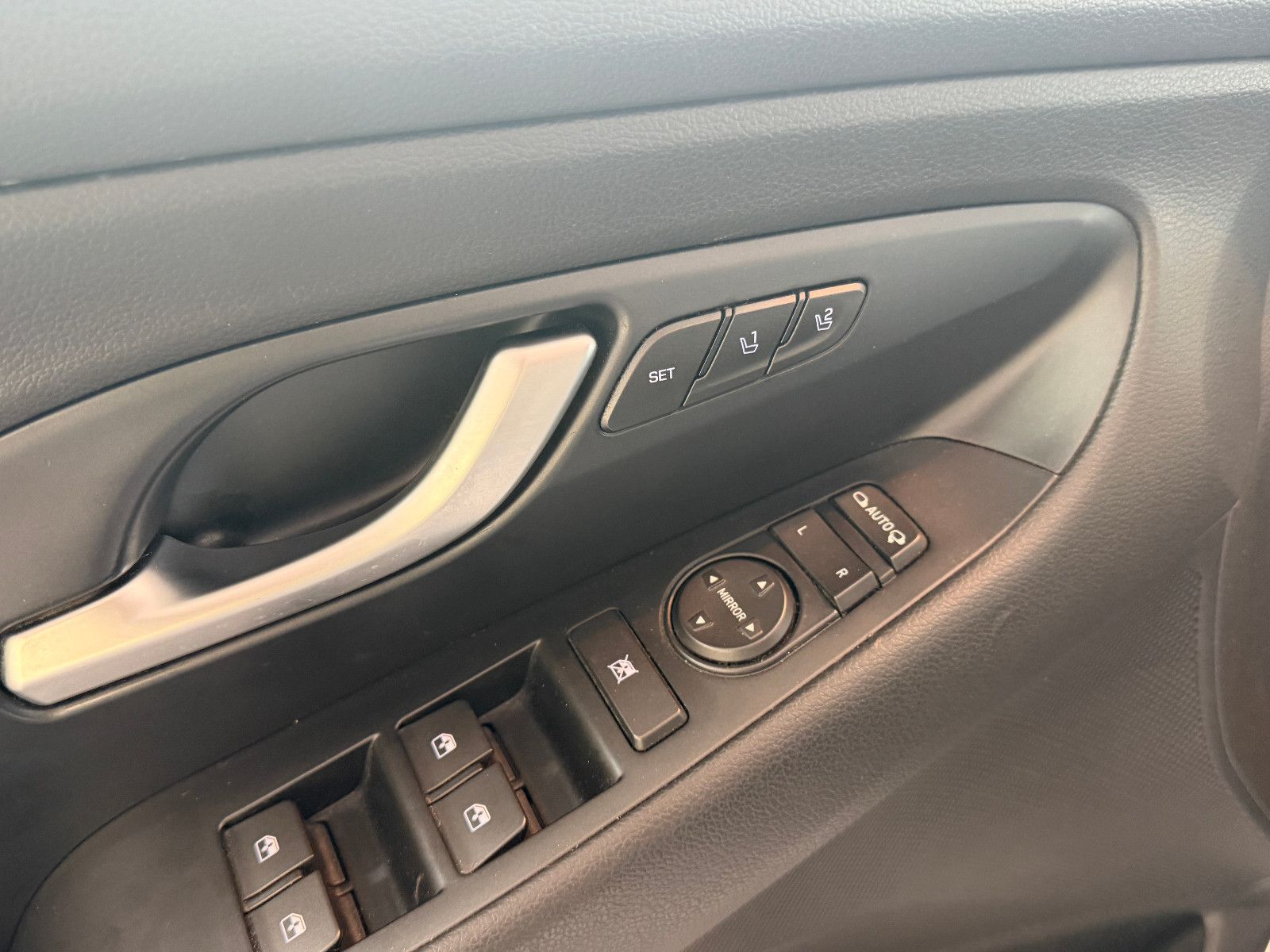 Fahrzeugabbildung Hyundai i30 Prime CW /AUTOMATIK/MEMORY/LEDER/HEIZ-LENKR