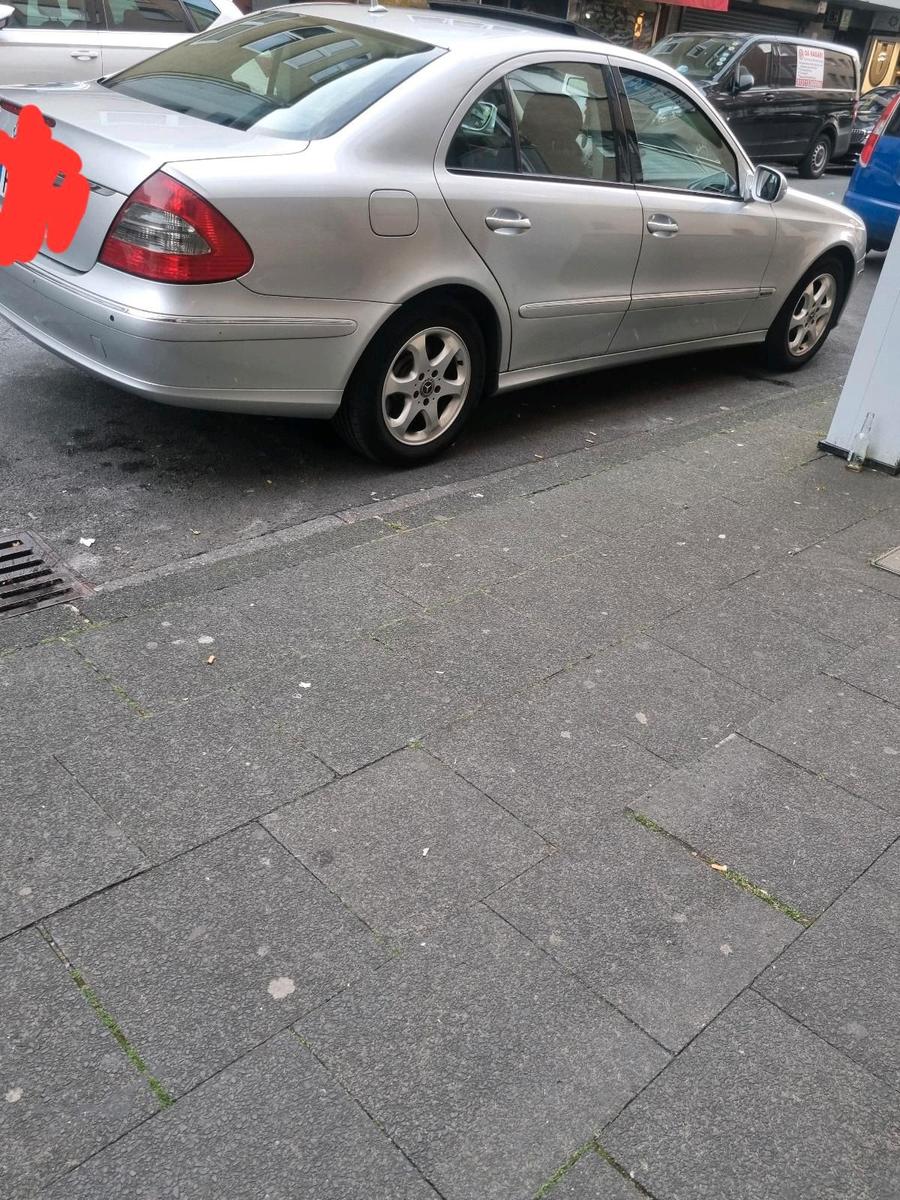 Mercedes-Benz E 220