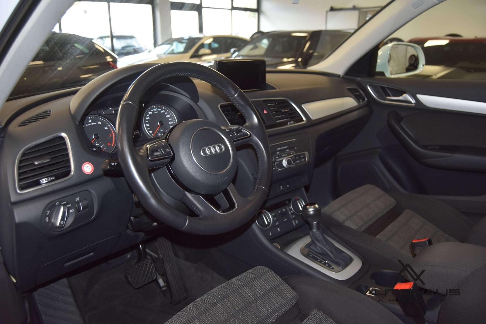 Audi Q3 sport. SHZ. NAVI. BLUE. PDC. KEY. ELEK.SITZ. 