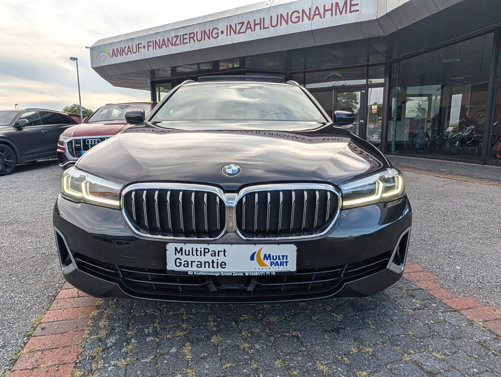 BMW 530 d Touring xDrive Luxury Line Voll!