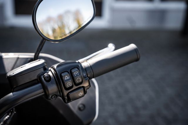 Fahrzeugabbildung Harley-Davidson FXLRST LOW RIDER ST 117 MY23 - Sofort verfügbar!