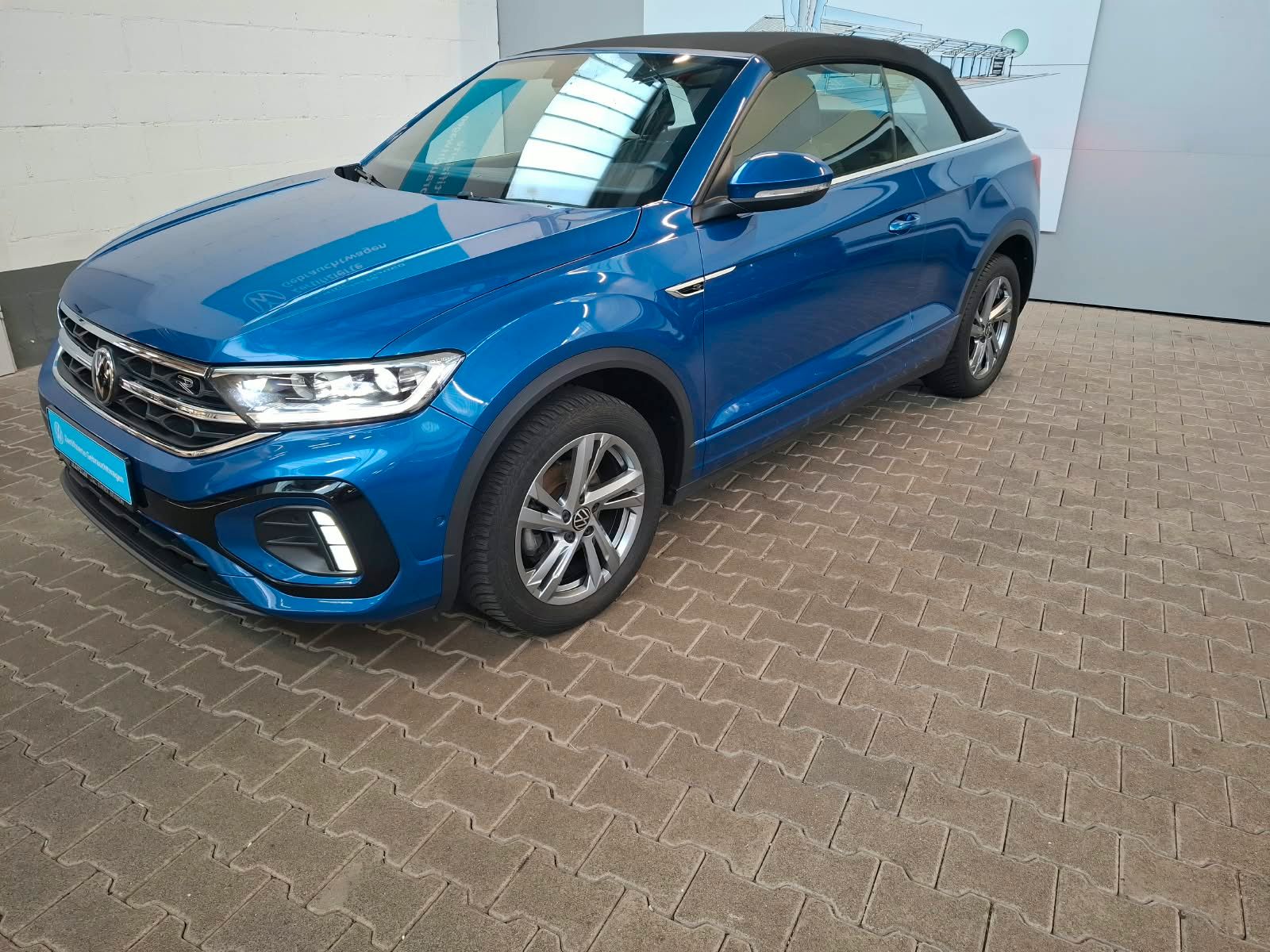 Fahrzeugabbildung Volkswagen T-Roc Cabrio R-Line 1.5TSI DSG +ACC+LED+IQ.Drive