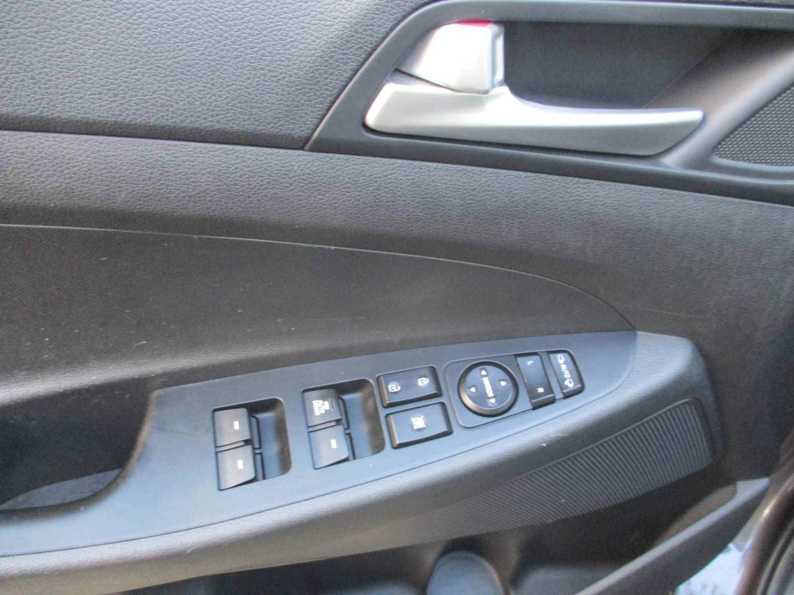 Fahrzeugabbildung Hyundai Tucson 1,6 Trend