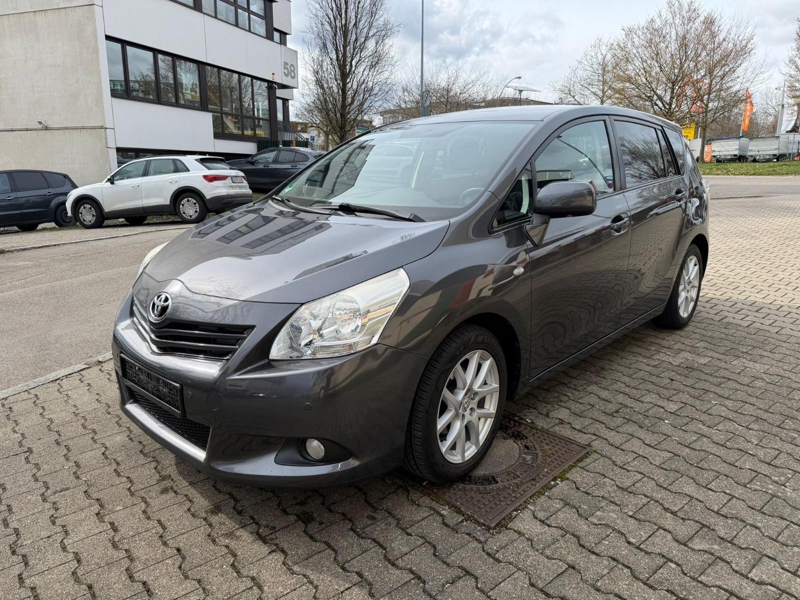 Toyota Verso Travel   Navi/Kamera/8.Fachbereift