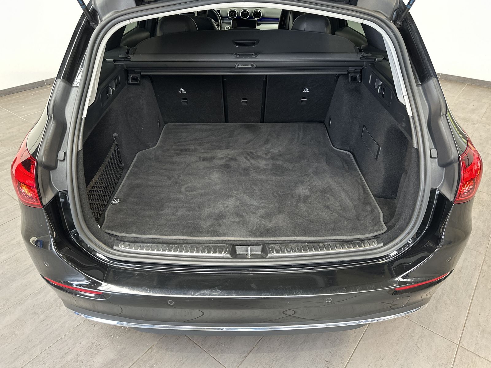 Fahrzeugabbildung Mercedes-Benz C 200d T Avantgarde NAV+LED+KAM+VCOCKPIT+CARPLAY