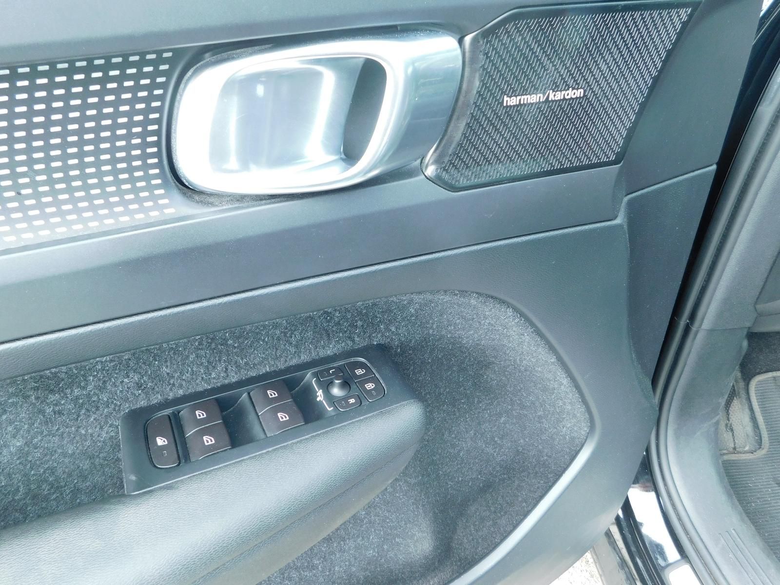 Fahrzeugabbildung Volvo XC40 T4 R-Design
