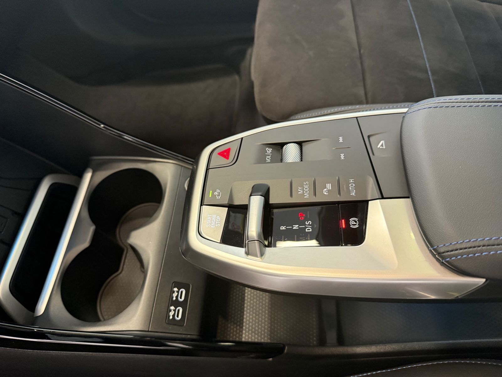 Fahrzeugabbildung BMW Active Tourer 220 i M Sport, 360-Grad Kamera