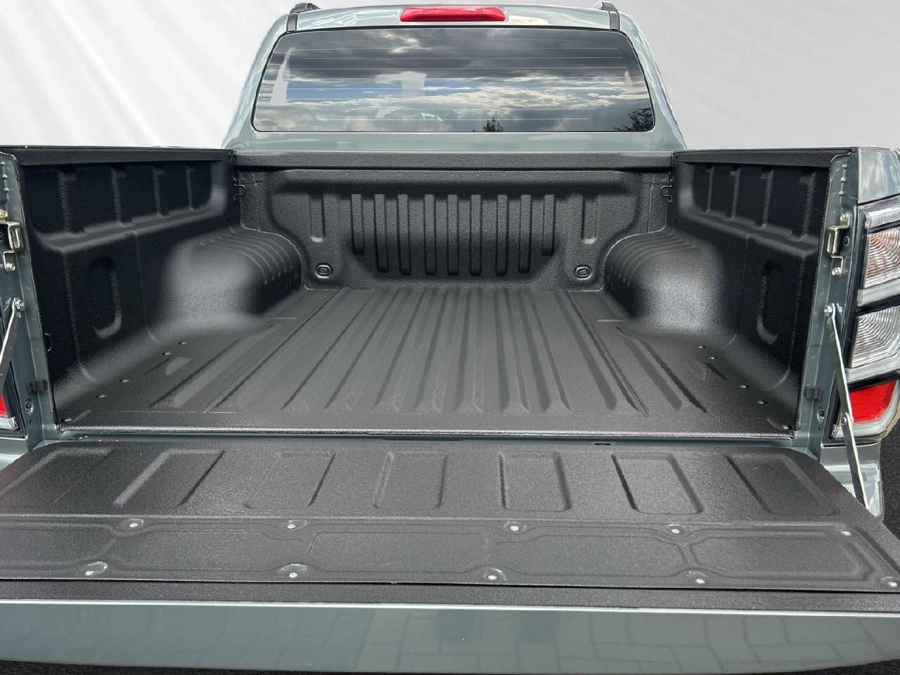 Fahrzeugabbildung Isuzu D-Max Space Cab 4WD V-CROSS 2,2