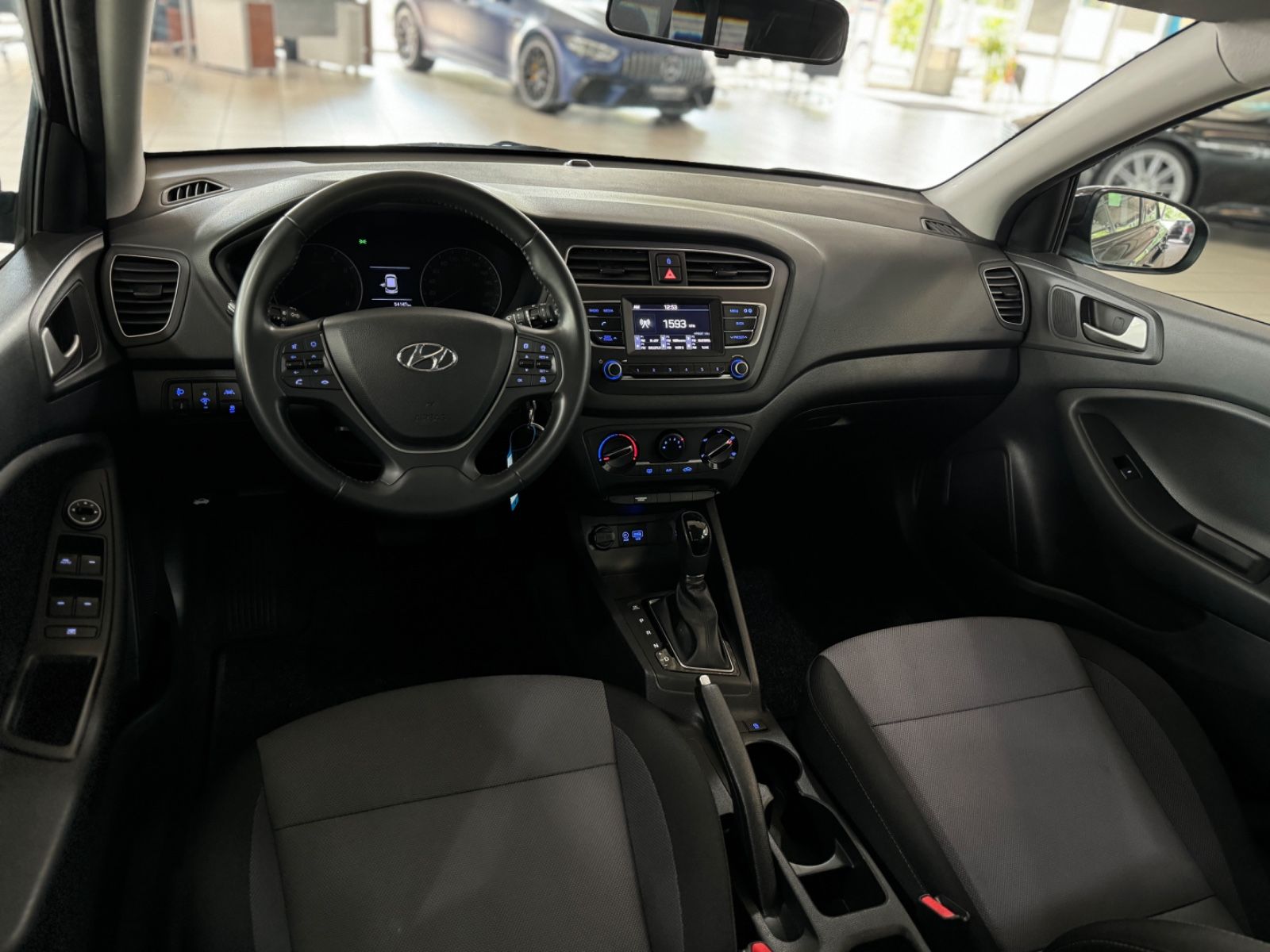 Fahrzeugabbildung Hyundai i20 Automatik PDC Tempomat Klima Bluetooth