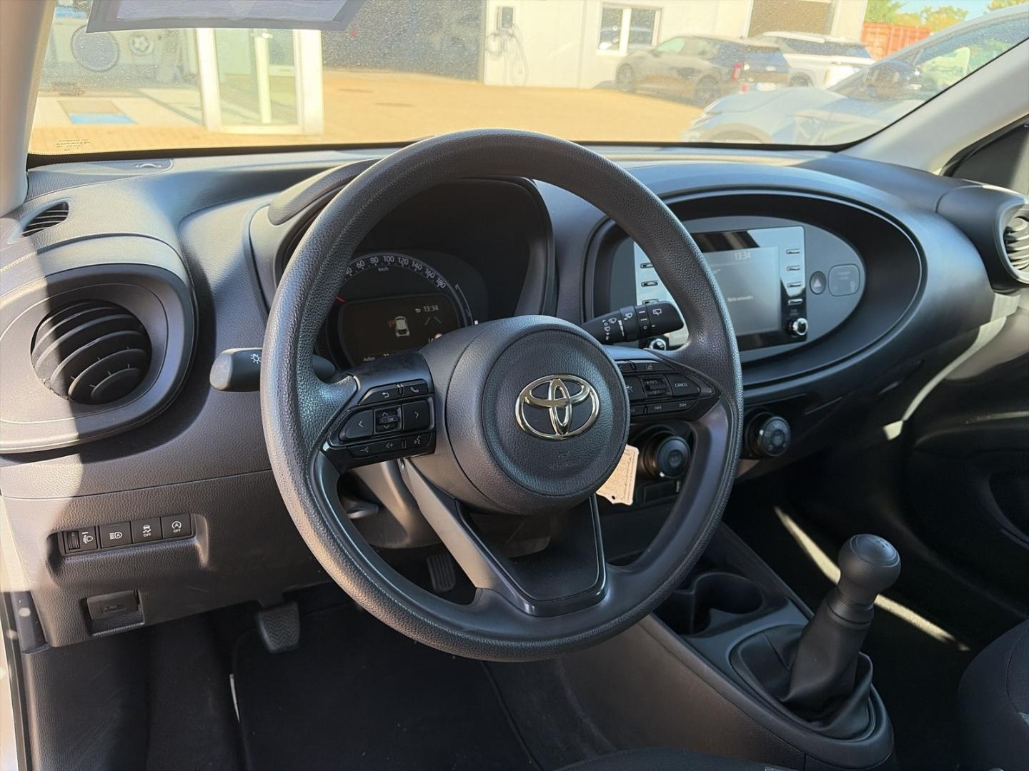 Toyota Aygo X Basis Apple CarPlay Android Auto Musikstr