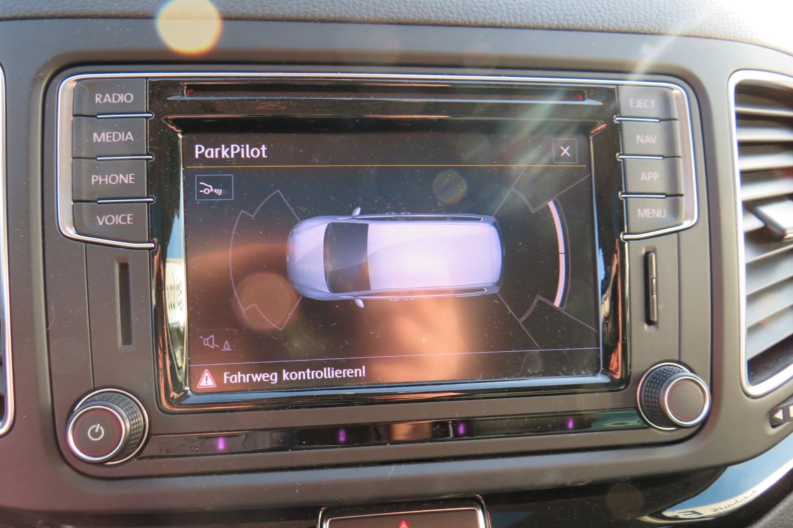 Fahrzeugabbildung Volkswagen Sharan Highline TDI DSG 7-S XENON ACC AHK "VOLL"