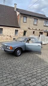 Mercedes-Benz CE 230 - blaue Mercedes-Benz CE-Klasse