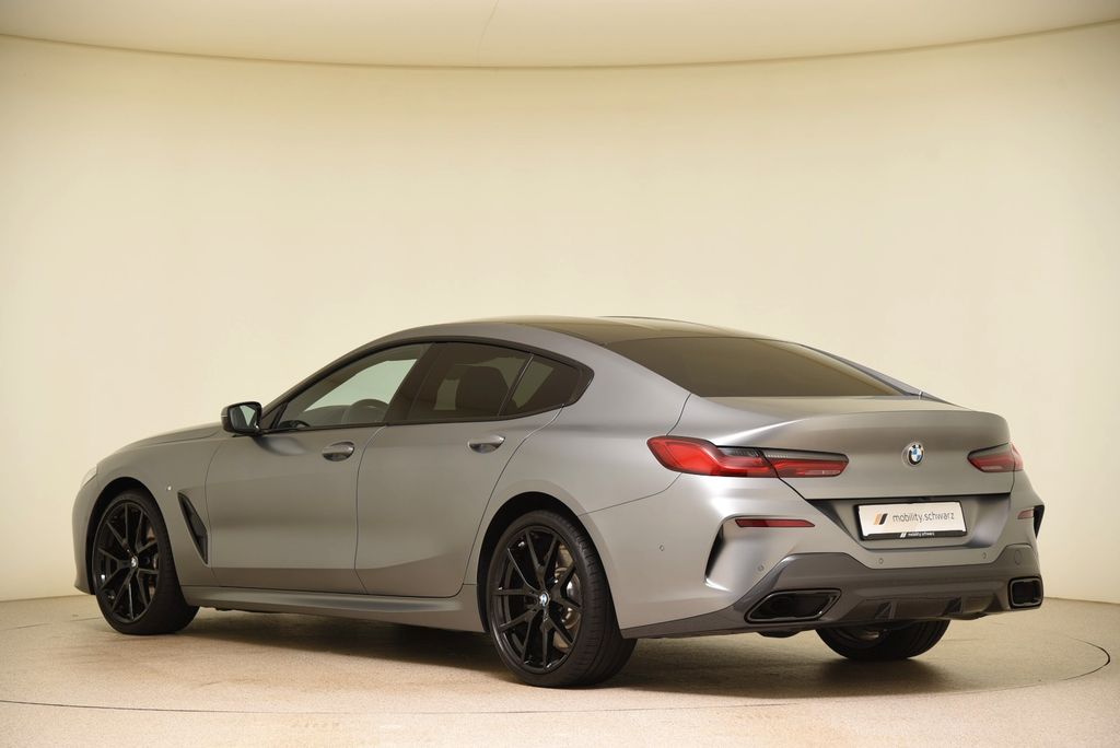 BMW 840