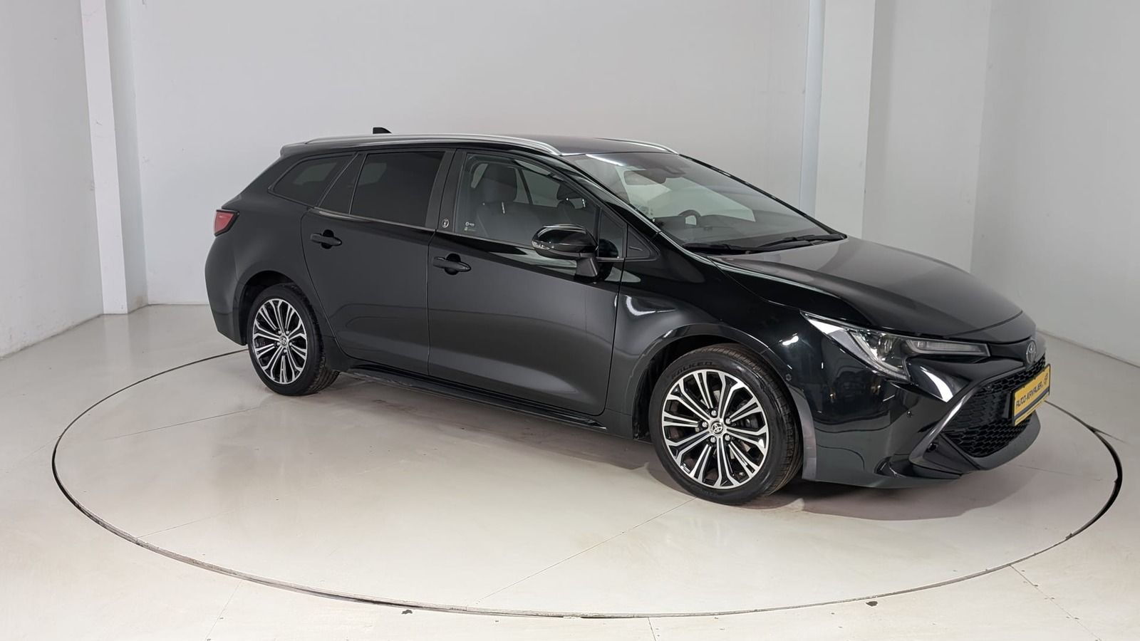 Fahrzeugabbildung Toyota Corolla Touring Sports 1.2 Team D * LED *