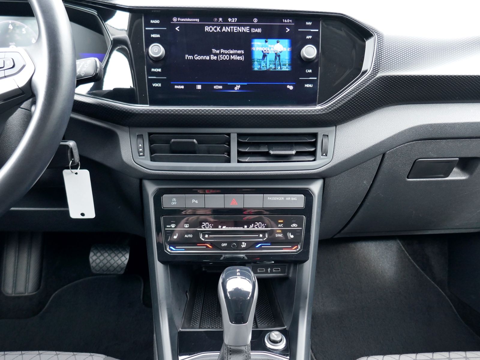 Fahrzeugabbildung Volkswagen T-Cross Life 1.0 TSI DSG | RFK ACC Navi App
