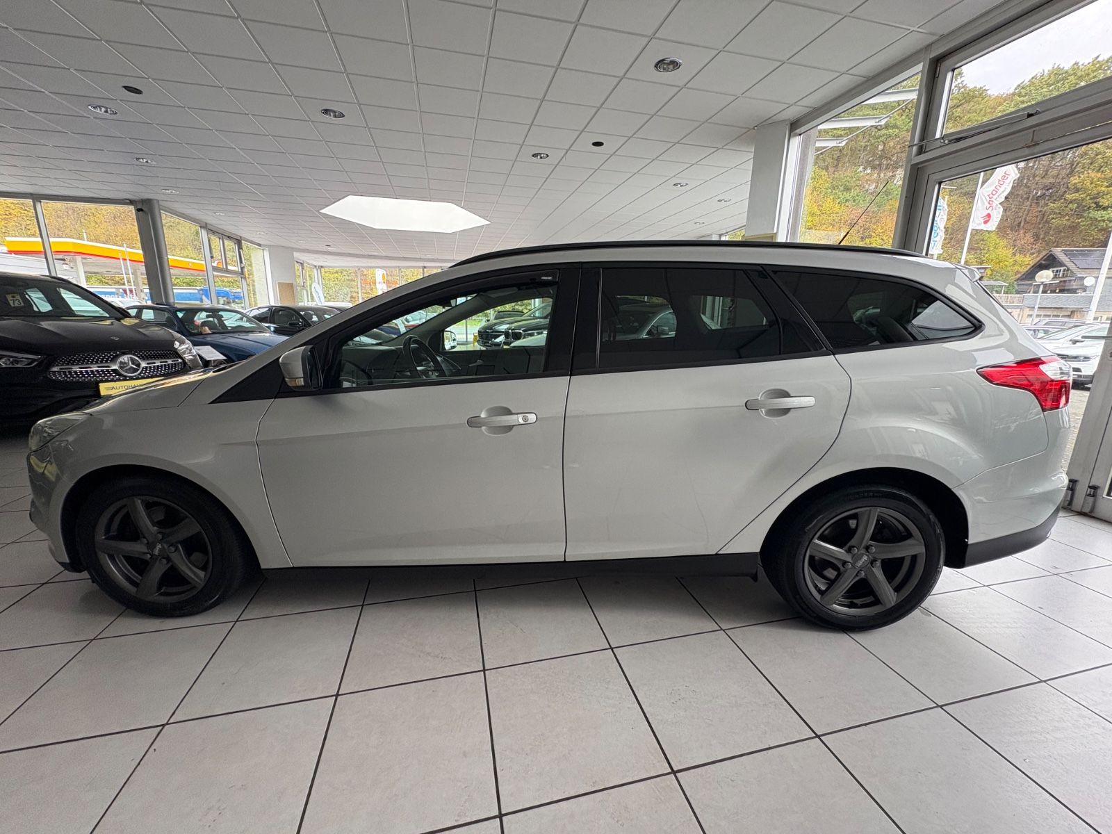 Fahrzeugabbildung Ford Focus Turnier Champions Edition AUTOMATIK