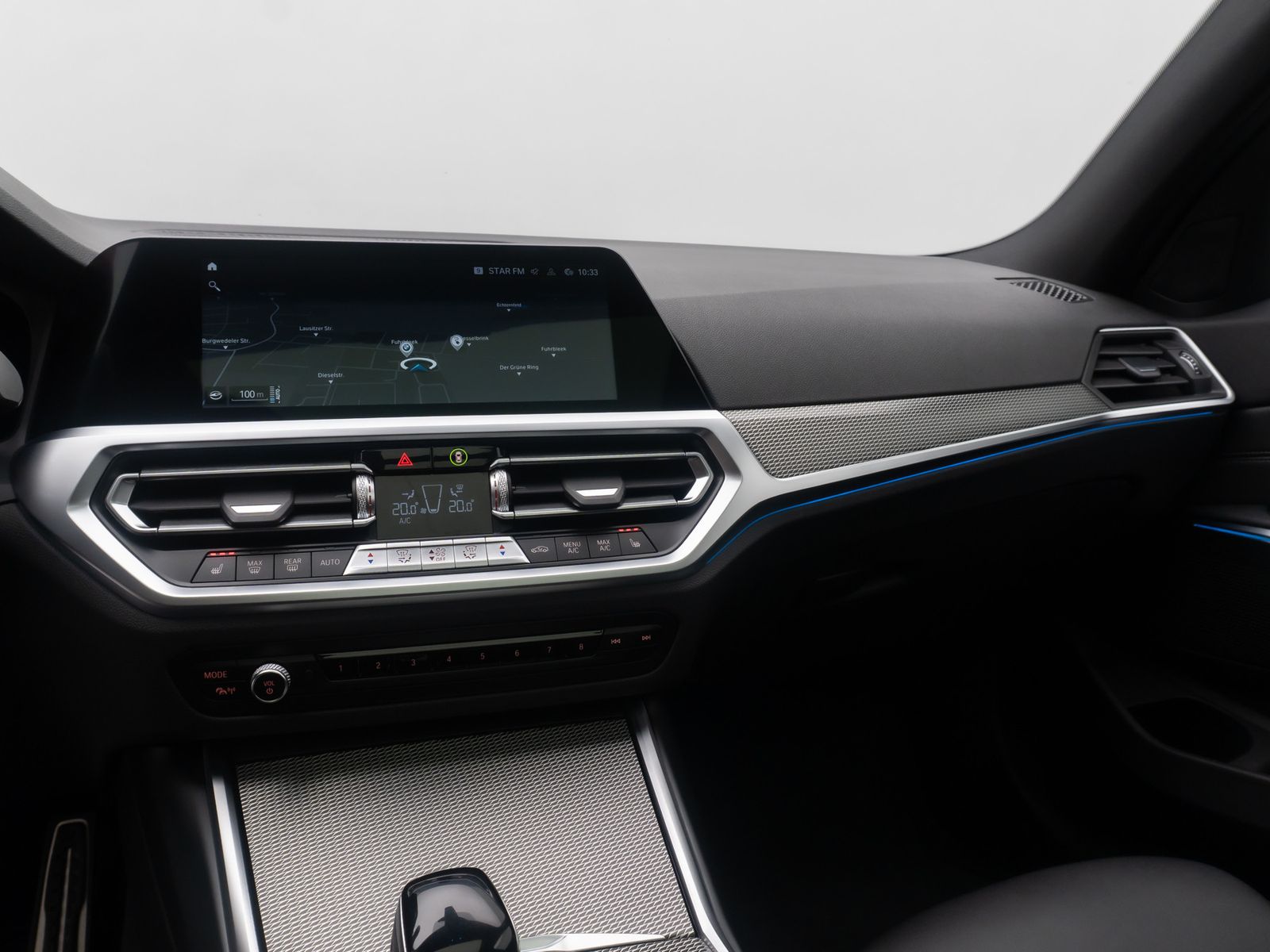 Fahrzeugabbildung BMW 330e M Sport DAB HiFi Laser HUD Panorama AHK 19"